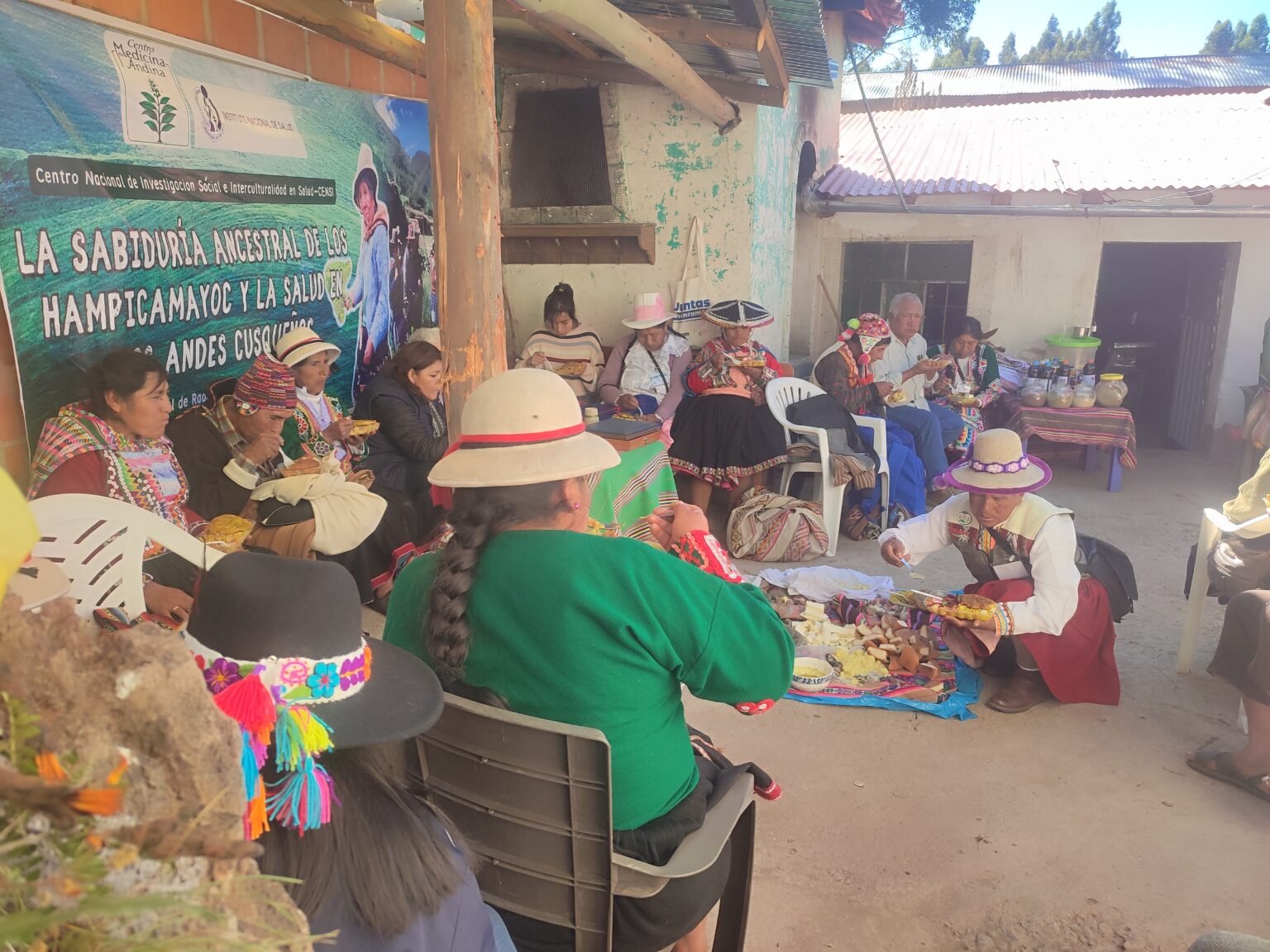 Hampicamayoc reunidos en el encuentro sobre la sabiduría ancestral y la salud en los Andes del Cusco