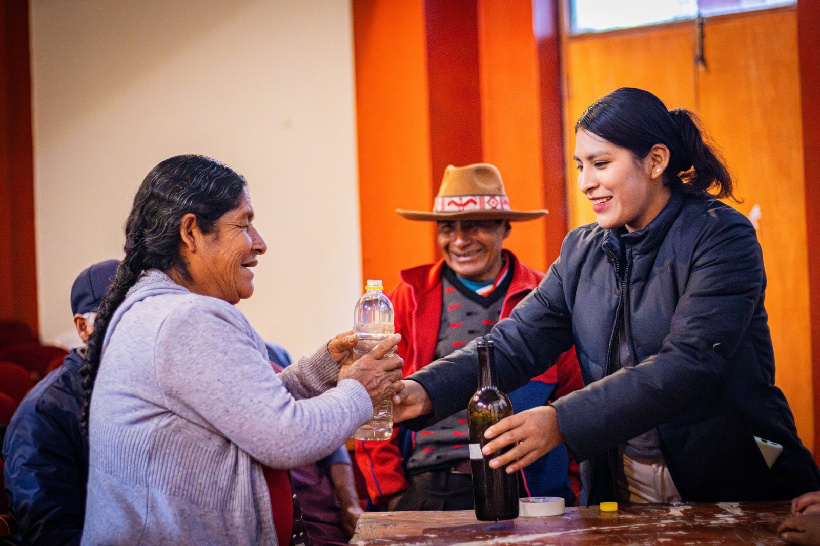 Elaboración de tinturas medicinales en Urcos